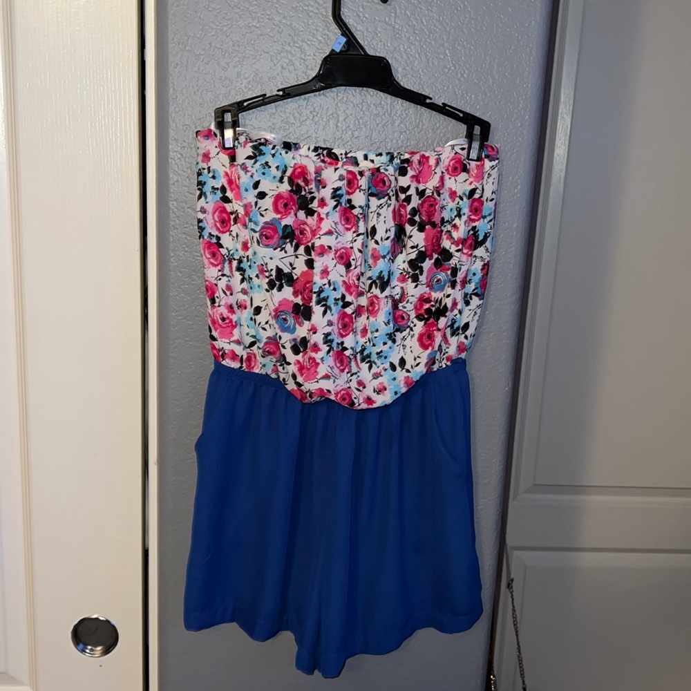 Size M Floral Romper